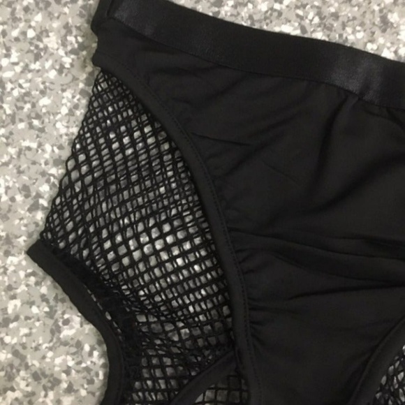 BESTSELLER🌟Sinister Fishnet Shorts - Picture 7 of 7